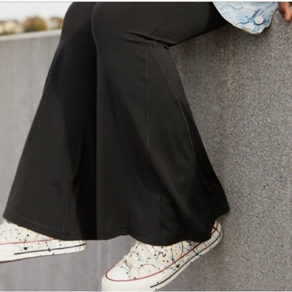 Aerie offline OG foldover super flare high rise in washed black NWT - Picture 5 of 8